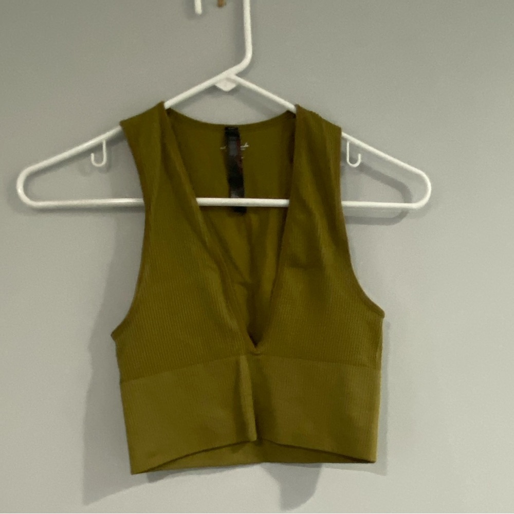 UO Seamless Plunge Bra Top